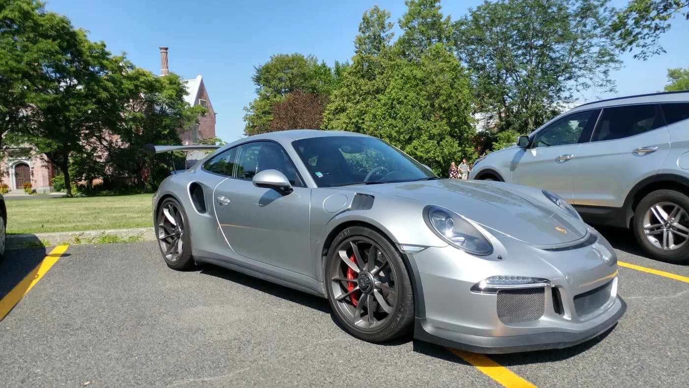 Loue La Vie Exotics Car Rentals - Transportation - Laval