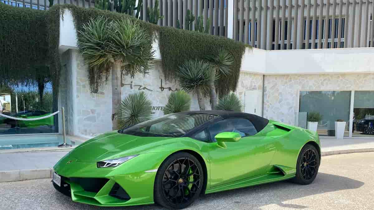 Luxury and exotic cars in Valencia
