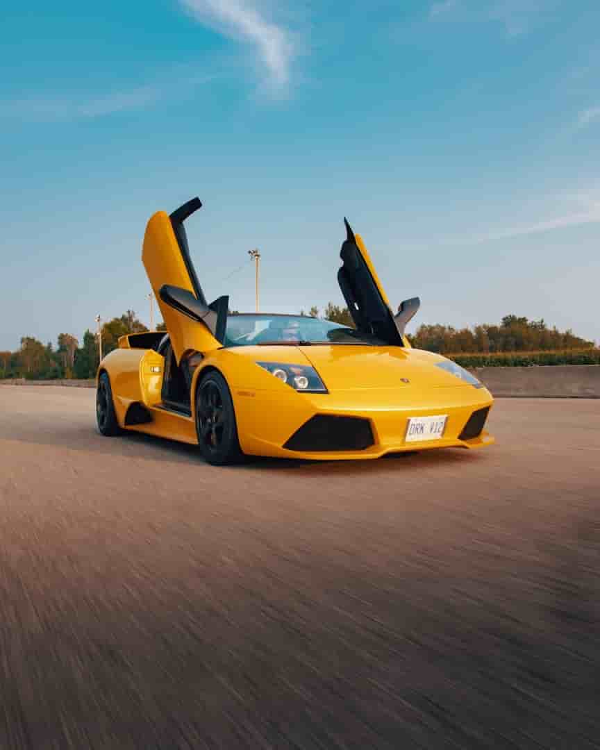 Luxury and exotic cars in Mississauga