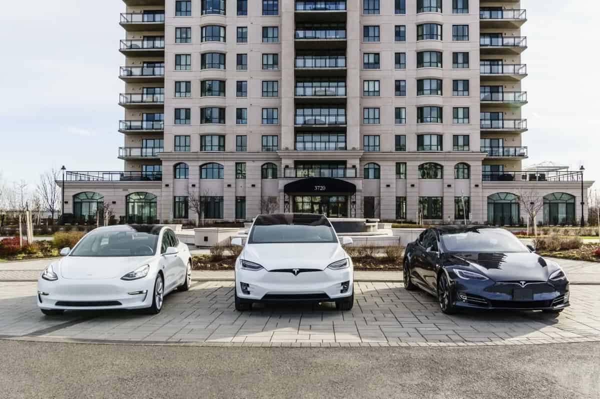 Luxury and exotic cars in Laval
