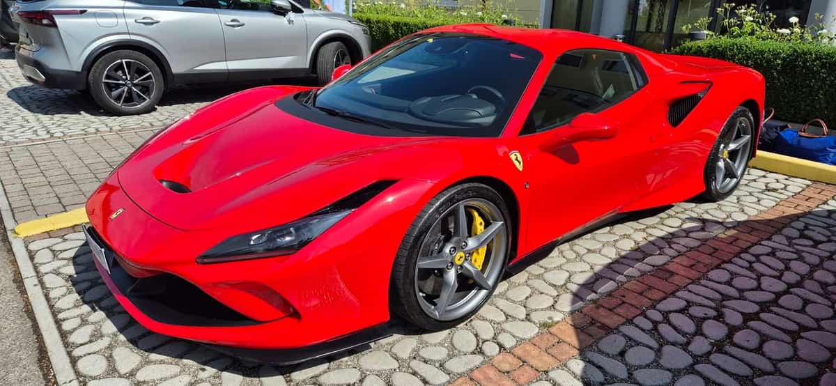 Luxury Car Rental Milan