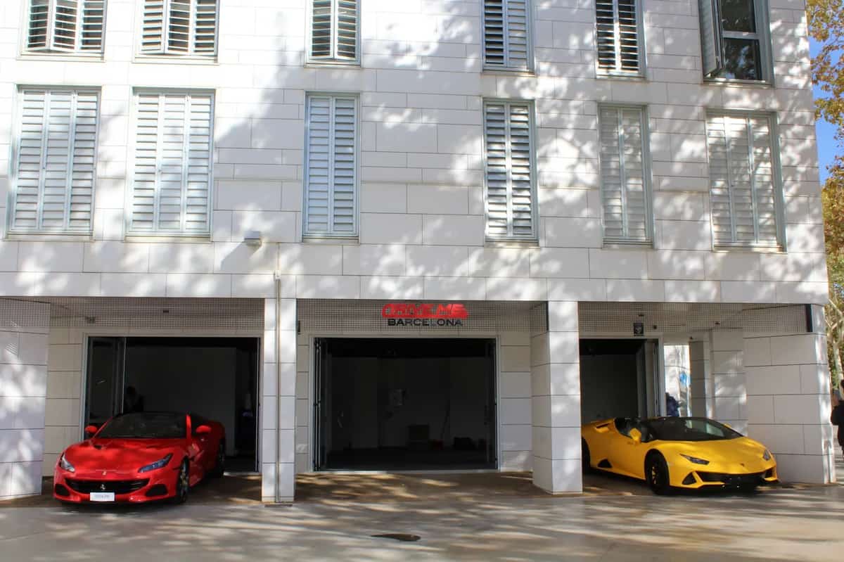 Drive Me Barcelona: Alquilar y conducir coches de lujo